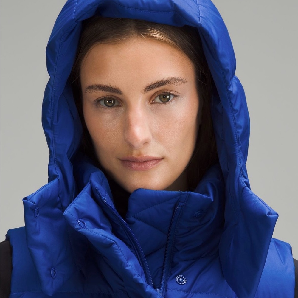 lululemon athletica RED Quilted Puffer Vest with Hood - Picture 8 of 9
